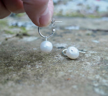 Load image into Gallery viewer, Silver Pearl Hoop Earrings