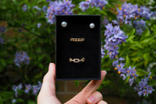 Load image into Gallery viewer, Link ring cubic zirconia, pearl earring and ring gift set