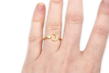 Load image into Gallery viewer, Moon and Star Ring