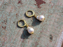 Load image into Gallery viewer, Silver or Gold Pearl Huggie Hoop Earrings.