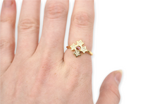 Load image into Gallery viewer, Medal Ring