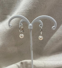 Load image into Gallery viewer, Lucy Earrings
