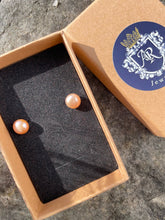 Load image into Gallery viewer, Golden Stud Pearl Earrings
