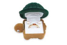 Load image into Gallery viewer, Tortoise ring box with pearl earrings and ring gift set.
